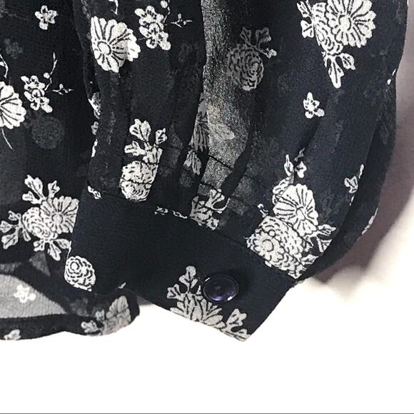 Vince “Calico” Size XS Floral Shirred 100% Silk Blouse Quiet Luxury Romantic - Picture 10 of 16